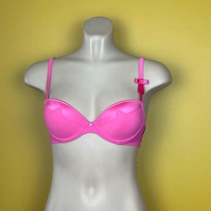 Fred hot pink